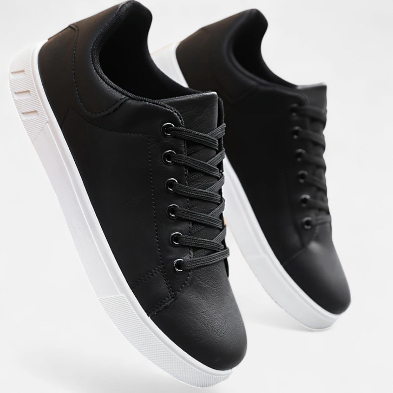 Men’s Smart-Casual Lace-Up Sneakers – Clean Everyday Style